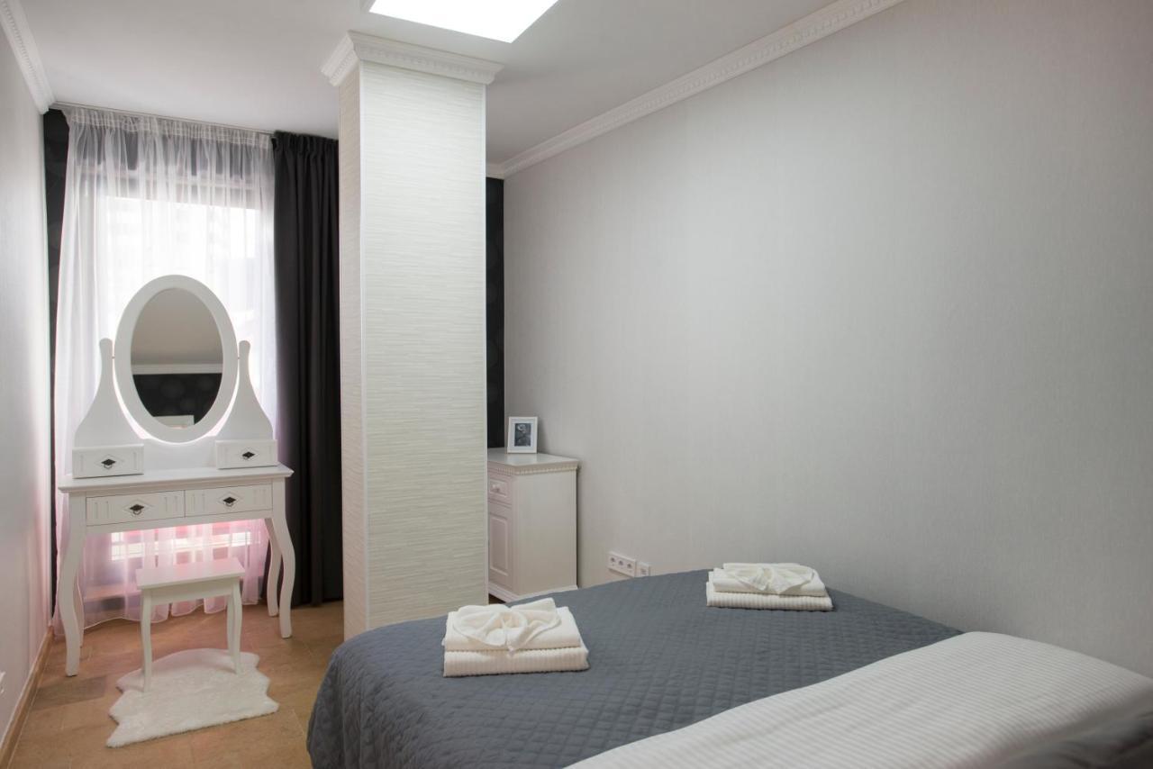 Lira Holiday Apartments Satu Mare Exterior photo