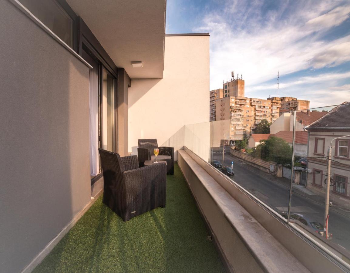 Lira Holiday Apartments Satu Mare Exterior photo