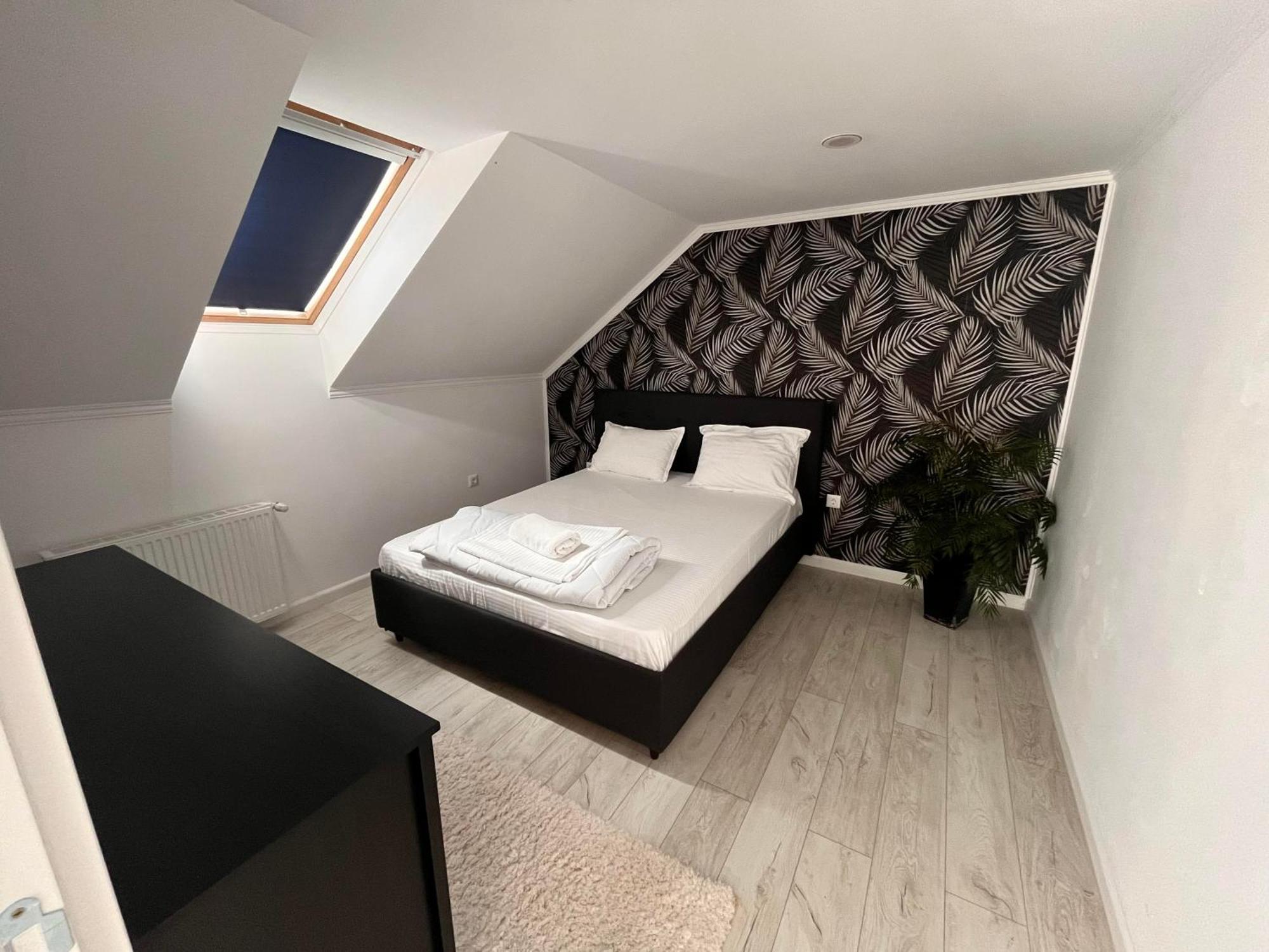 Lira Holiday Apartments Satu Mare Exterior photo